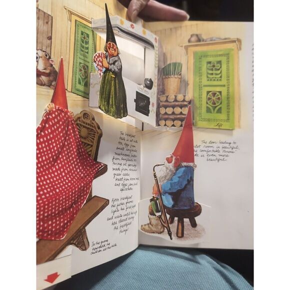 Huygen, Wil & Rien Poortvliet The Pop-Up Book of Gnomes. 1979. Illustrated by t - Picture 3 of 7
